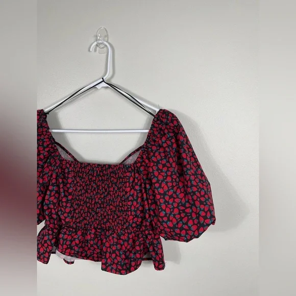 Trendy Red and Black Puff Sleeve Top Strawberry Print Cotton Size M NWT - Picture 8 of 10